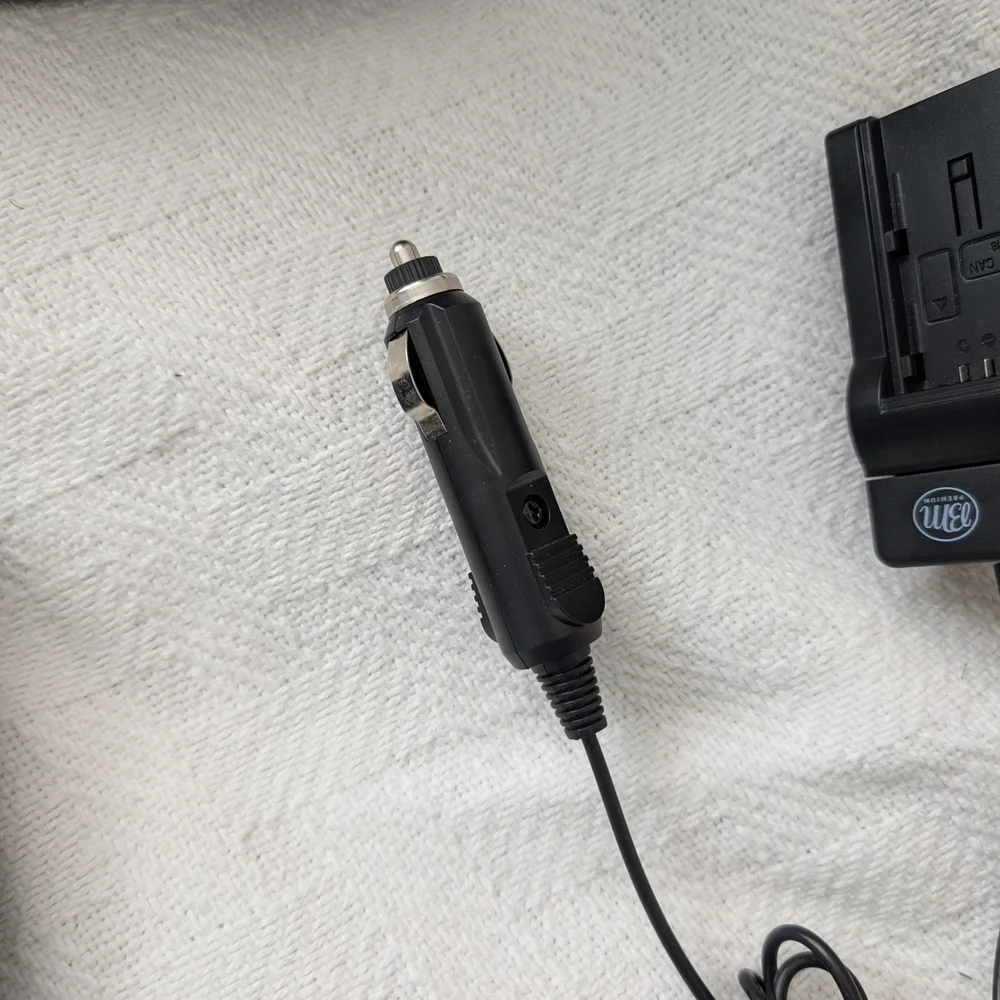 Canon VIXIA HF R800 Camcorder Black - Picture 7 of 9